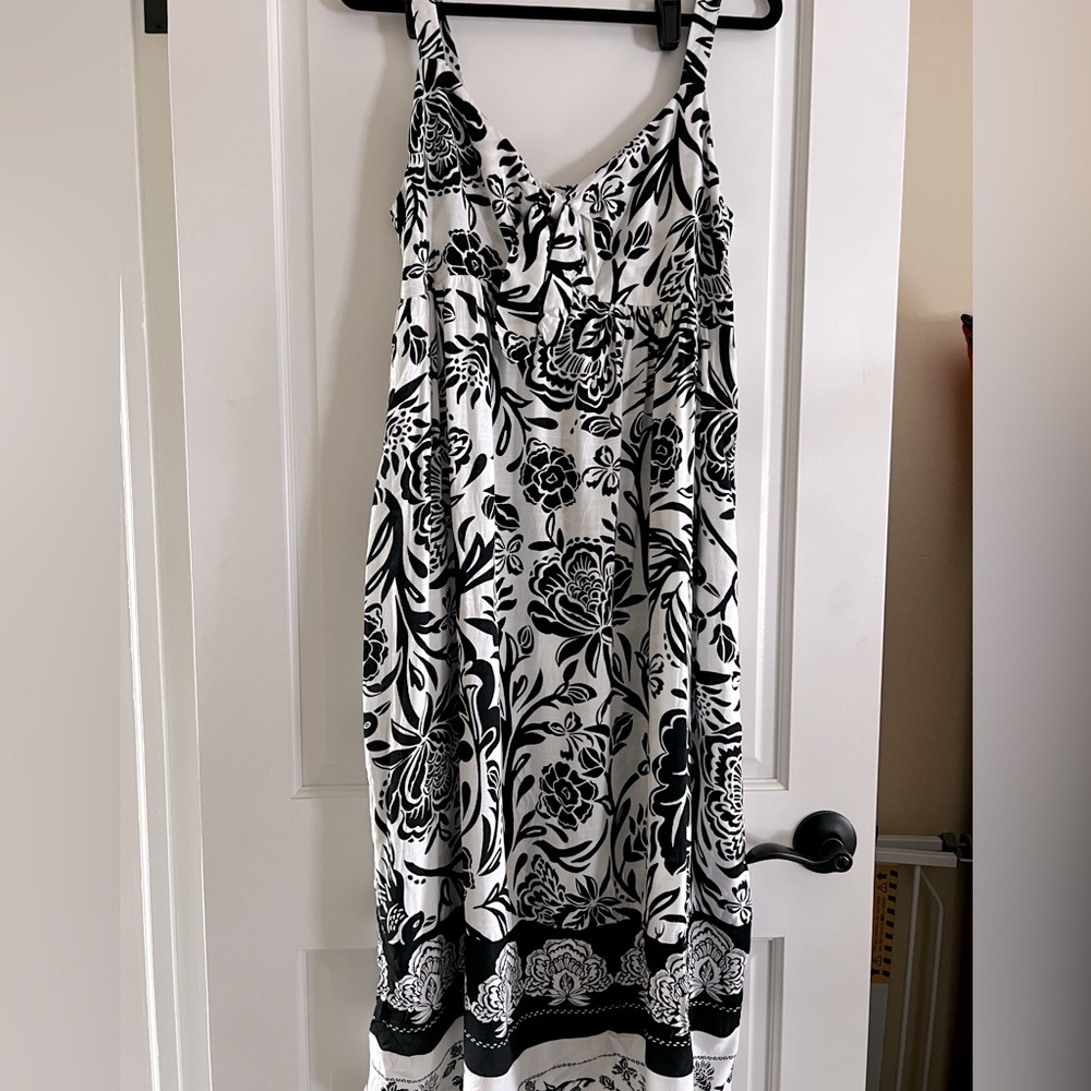 Knox Rose black and white maxi
